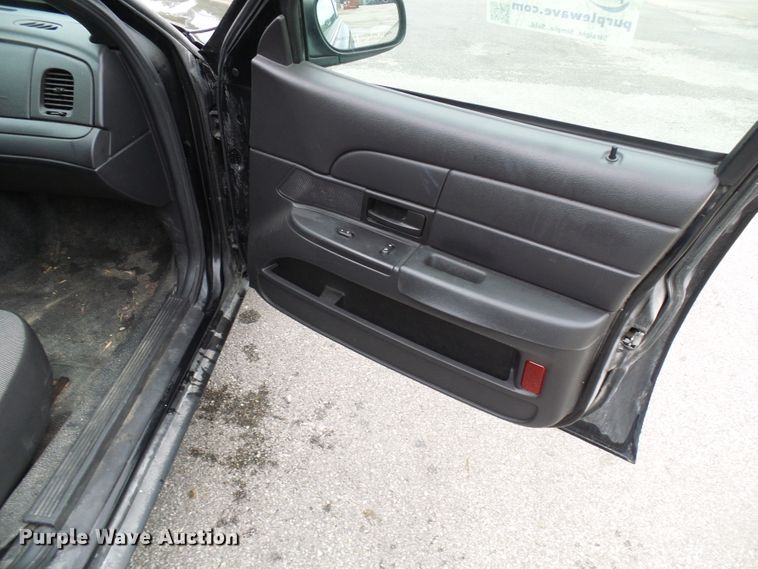 image for item DI0697 2007 Ford Crown Victoria Police Interceptor