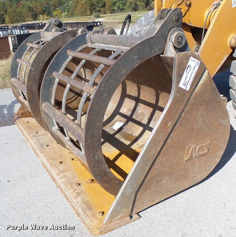image for item DI0712 ACS Case 721E grapple bucket
