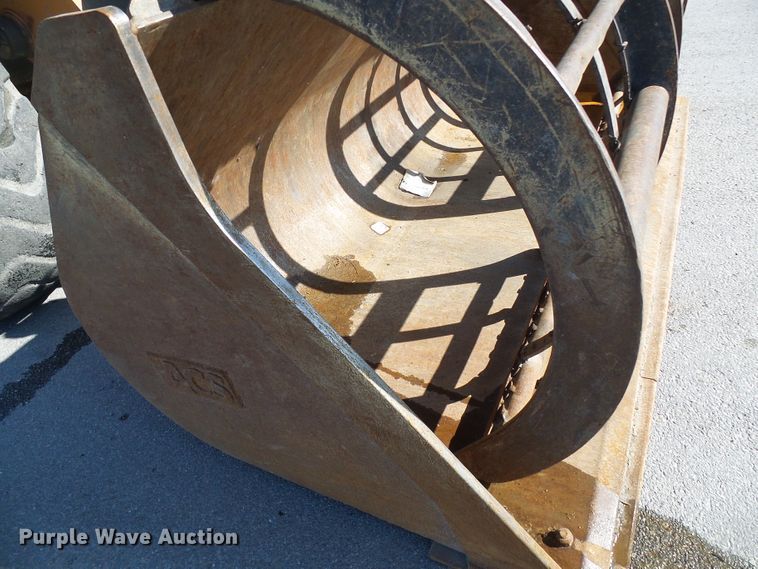 image for item DI0712 ACS Case 721E grapple bucket