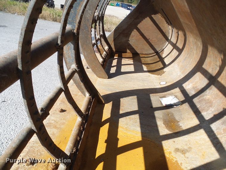 image for item DI0712 ACS Case 721E grapple bucket