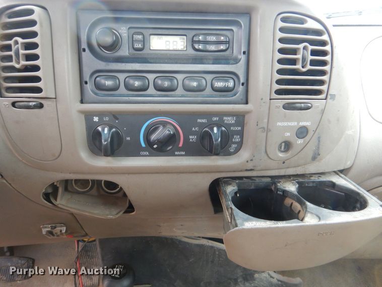 image for item DI2305 2000 Ford F150 XL SuperCab pickup truck