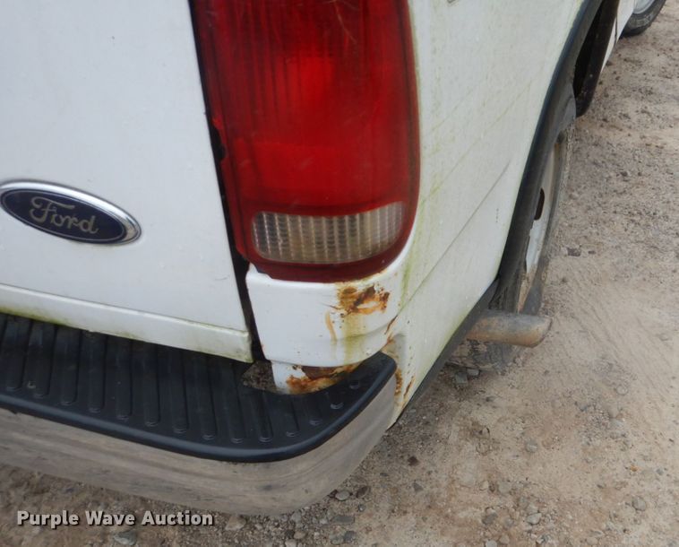 image for item DI2305 2000 Ford F150 XL SuperCab pickup truck