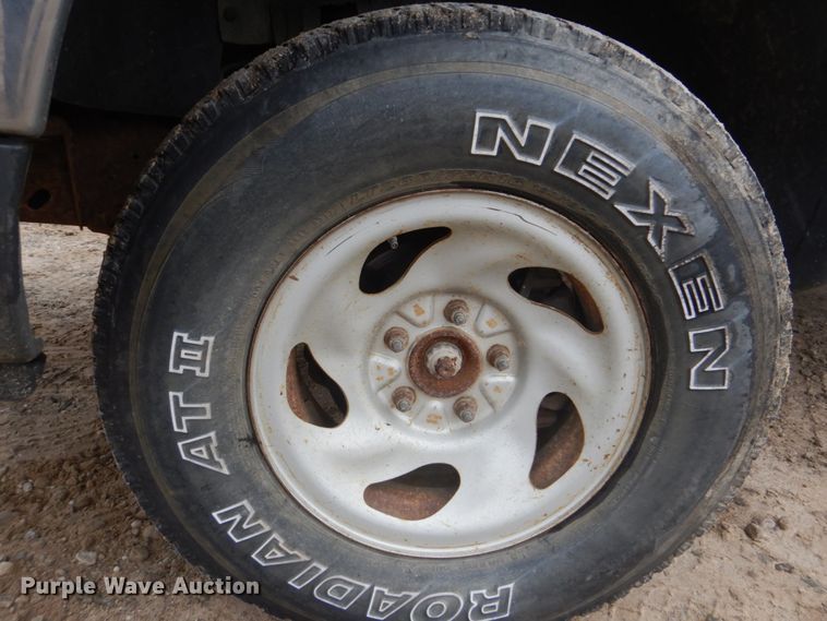 image for item DI2305 2000 Ford F150 XL SuperCab pickup truck