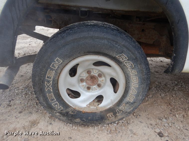 image for item DI2305 2000 Ford F150 XL SuperCab pickup truck