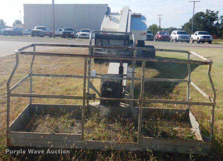 image for item DI2353 1999 Terex TB85 boom lift