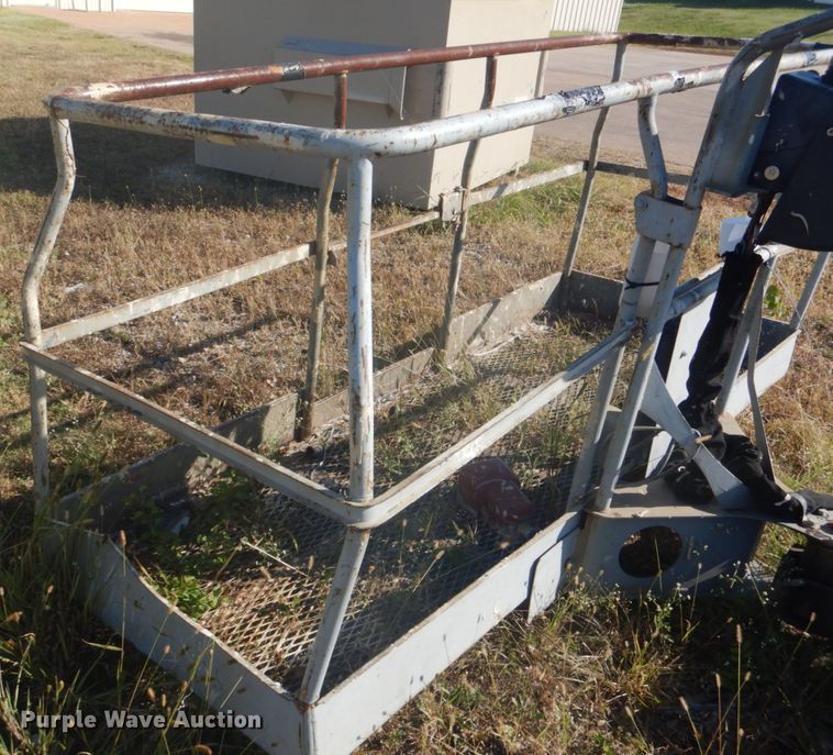 image for item DI2353 1999 Terex TB85 boom lift