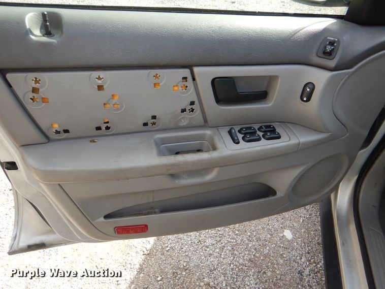 image for item DI2610 2006 Ford Taurus