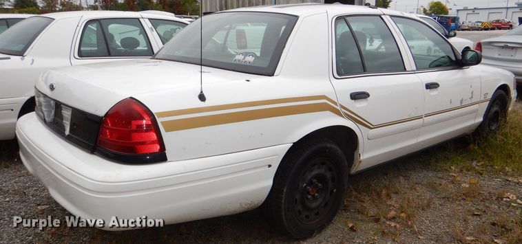 image for item DI2613 2005 Ford Crown Victoria Police Interceptor