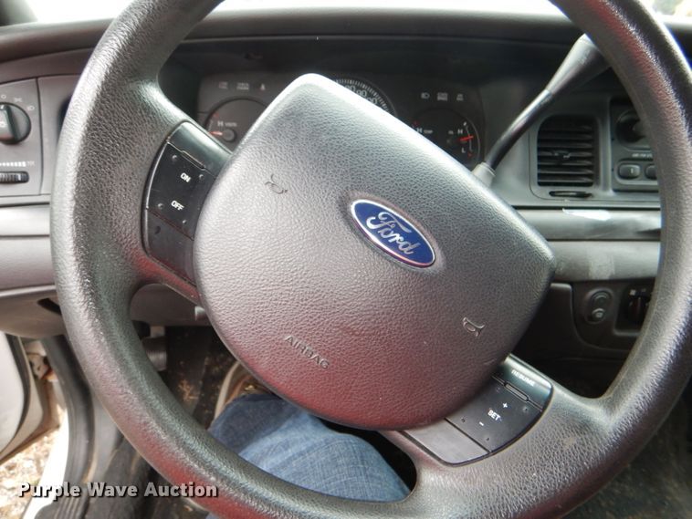 image for item DI2613 2005 Ford Crown Victoria Police Interceptor