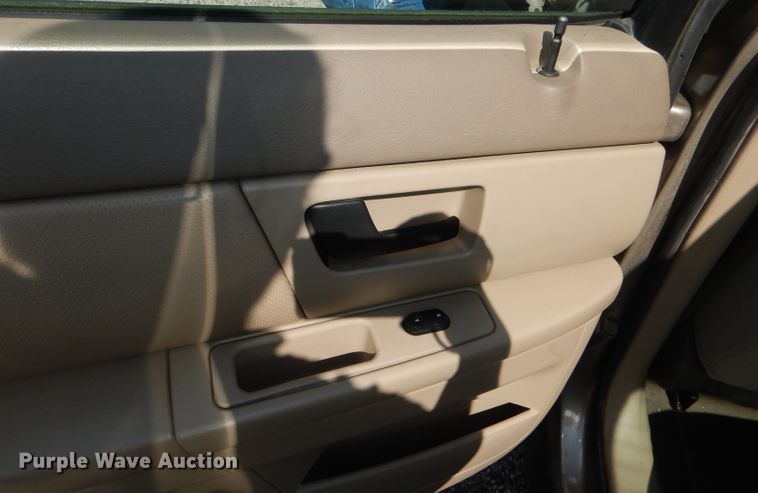 image for item DI2620 2003 Ford Taurus