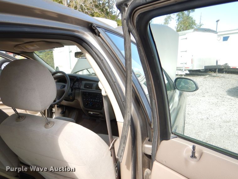 image for item DI2620 2003 Ford Taurus