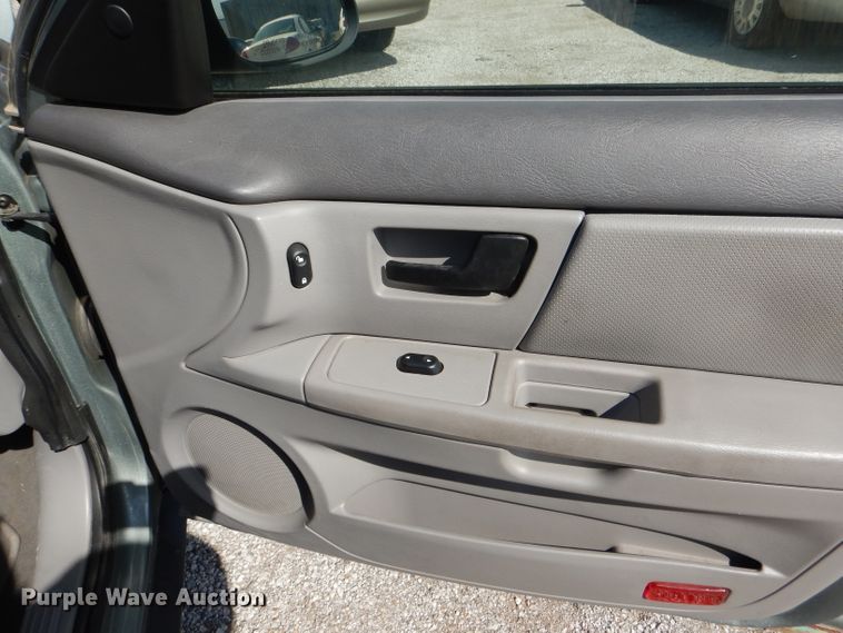 image for item DI2621 2006 Ford Taurus