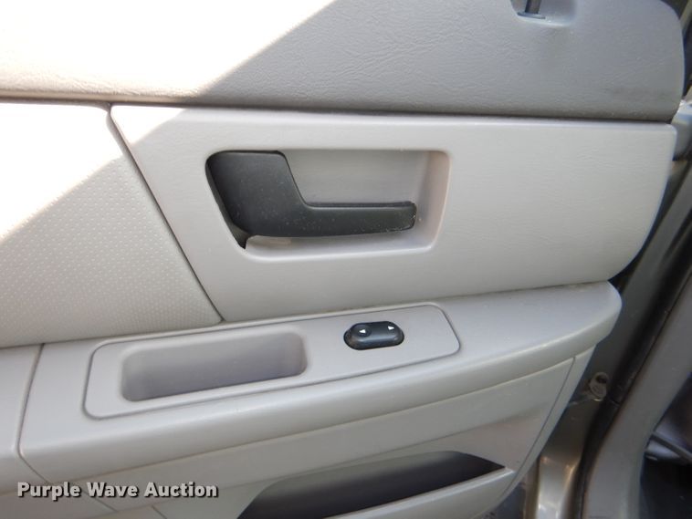 image for item DI2625 2003 Ford Taurus