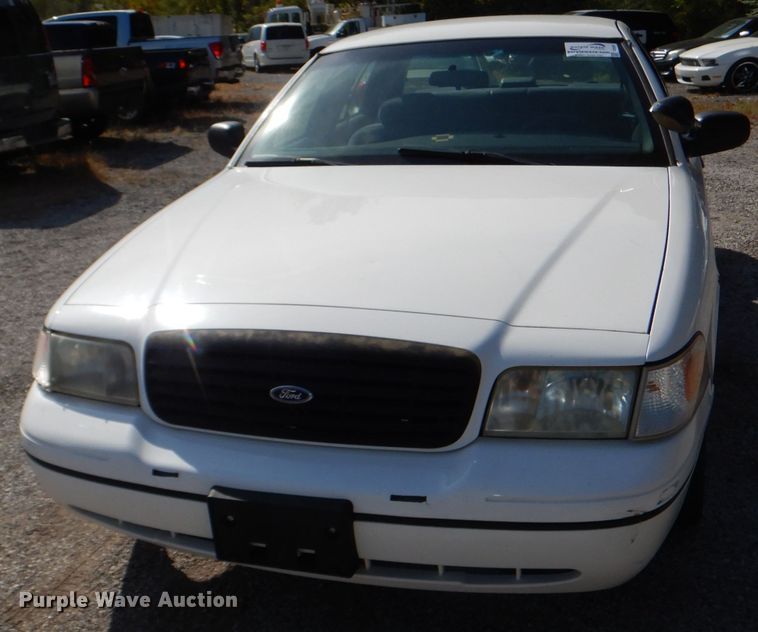 image for item DI2626 2000 Ford Crown Victoria Police Interceptor