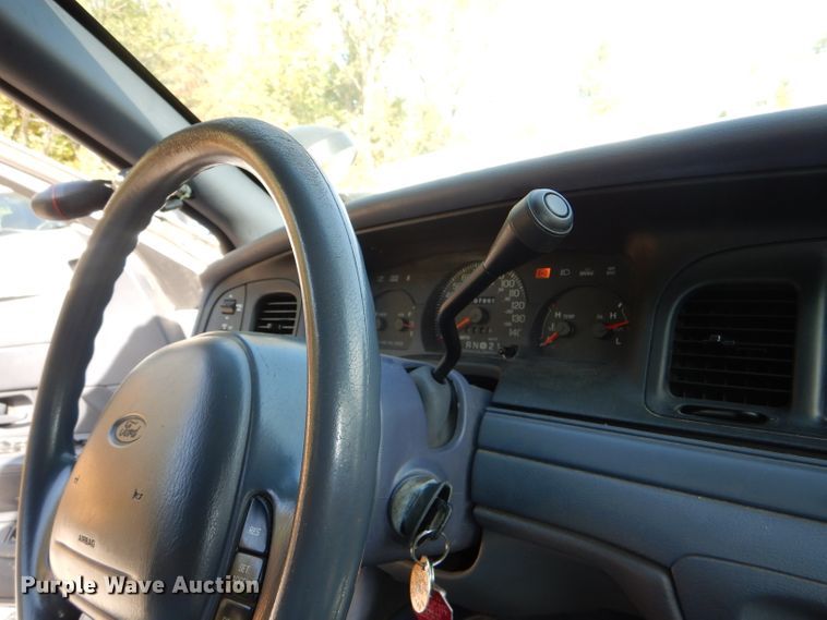 image for item DI2626 2000 Ford Crown Victoria Police Interceptor