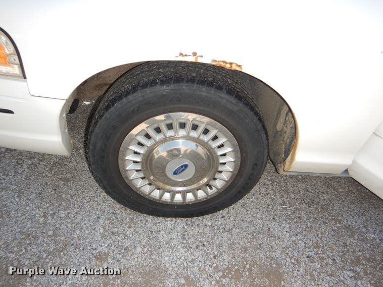 image for item DI2626 2000 Ford Crown Victoria Police Interceptor