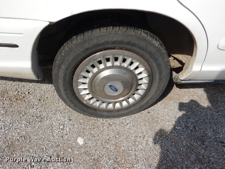 image for item DI2626 2000 Ford Crown Victoria Police Interceptor