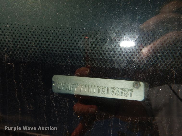 image for item DI2626 2000 Ford Crown Victoria Police Interceptor