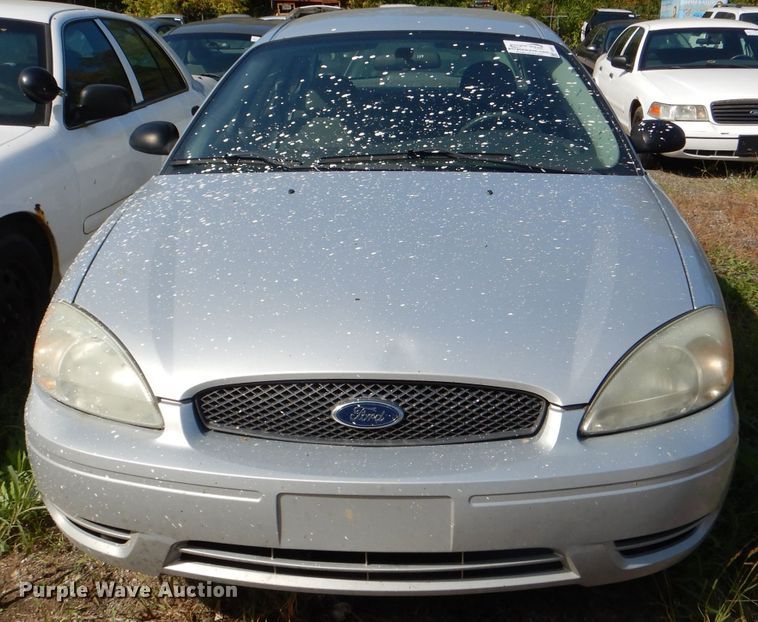 image for item DI2627 2004 Ford Taurus