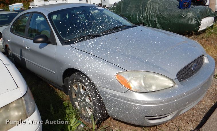 image for item DI2627 2004 Ford Taurus