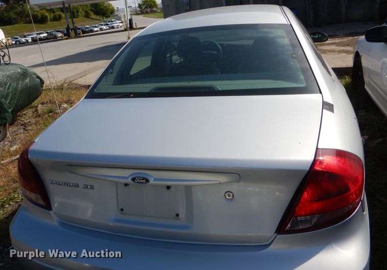image for item DI2627 2004 Ford Taurus