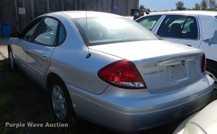 image for item DI2627 2004 Ford Taurus