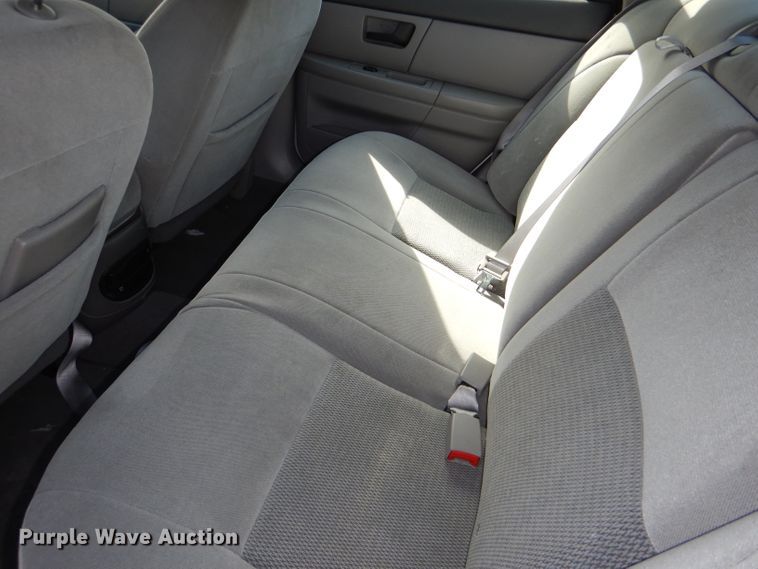 image for item DI2627 2004 Ford Taurus