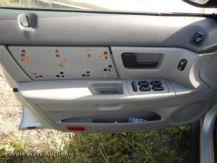 image for item DI2627 2004 Ford Taurus