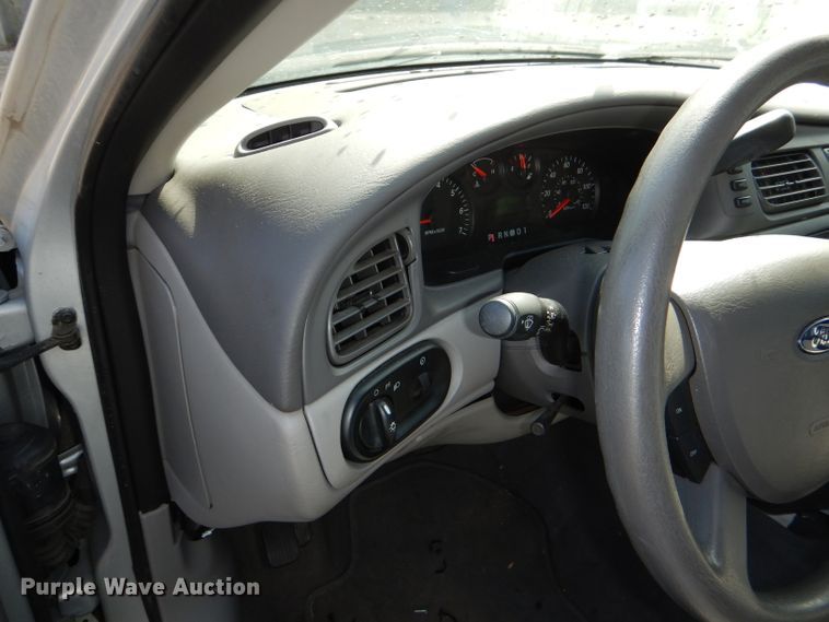 image for item DI2627 2004 Ford Taurus