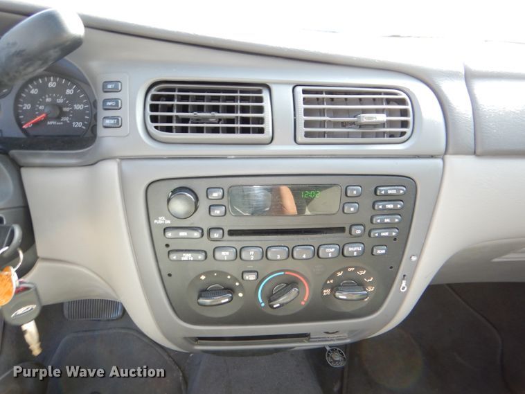 image for item DI2627 2004 Ford Taurus