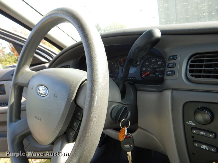 image for item DI2627 2004 Ford Taurus