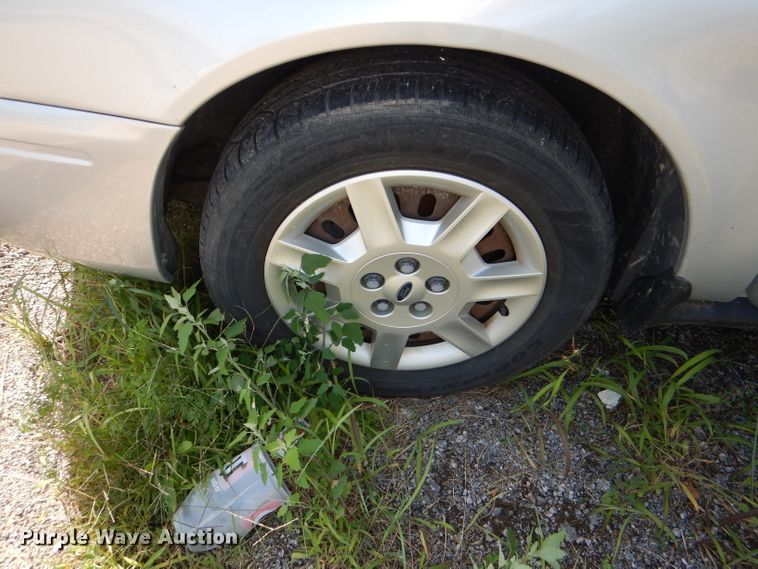 image for item DI2627 2004 Ford Taurus