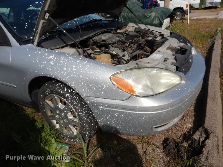 image for item DI2627 2004 Ford Taurus