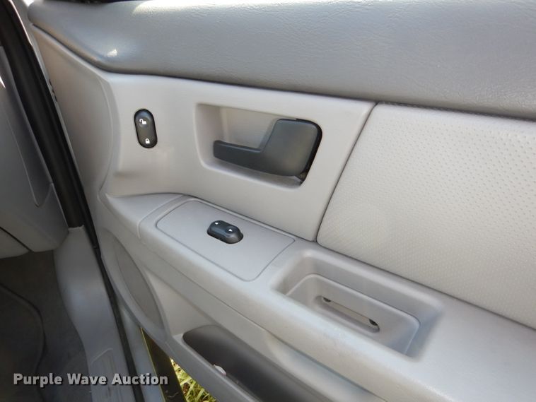 image for item DI2627 2004 Ford Taurus