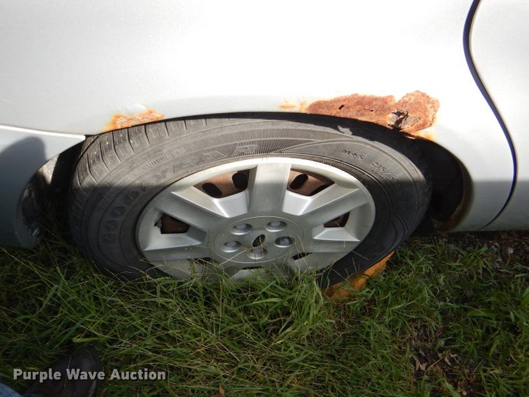 image for item DI2627 2004 Ford Taurus