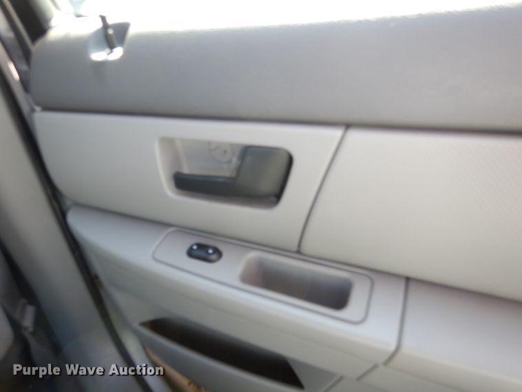 image for item DI2627 2004 Ford Taurus