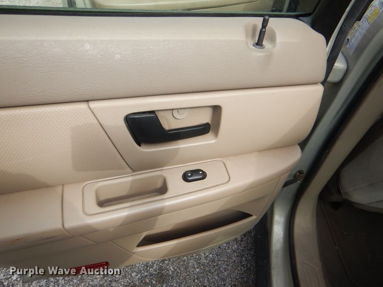 image for item DI2628 2006 Ford Taurus