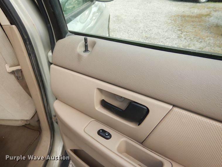 image for item DI2628 2006 Ford Taurus