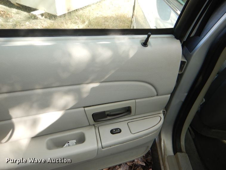 image for item DI2633 2003 Ford Crown Victoria Police Interceptor