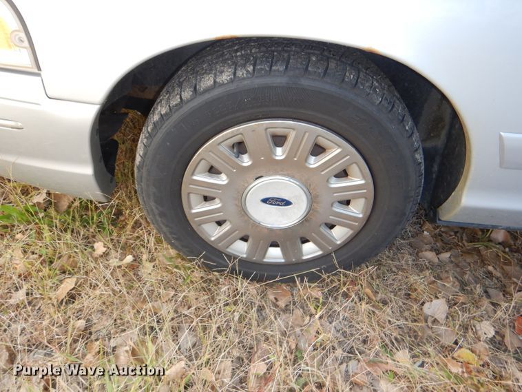 image for item DI2633 2003 Ford Crown Victoria Police Interceptor