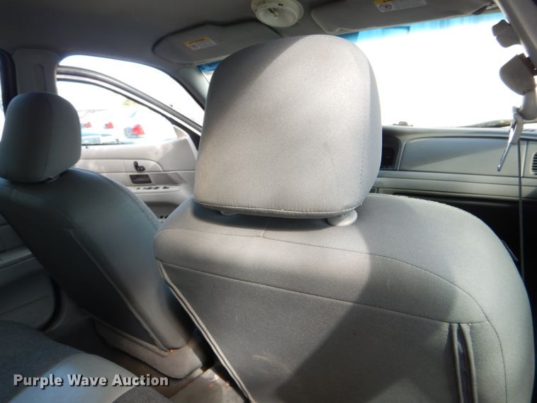 image for item DI2633 2003 Ford Crown Victoria Police Interceptor