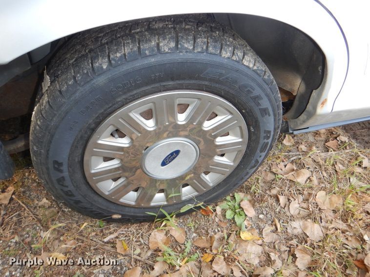 image for item DI2633 2003 Ford Crown Victoria Police Interceptor