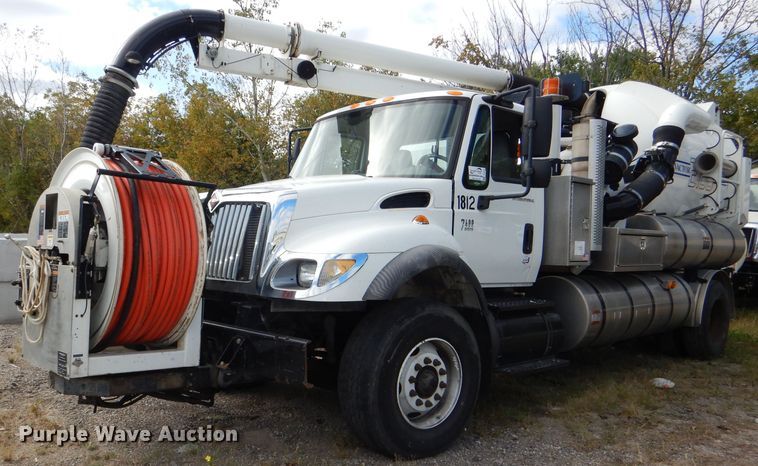 image for item DI2638 2006 International 7400 sewer jetter truck