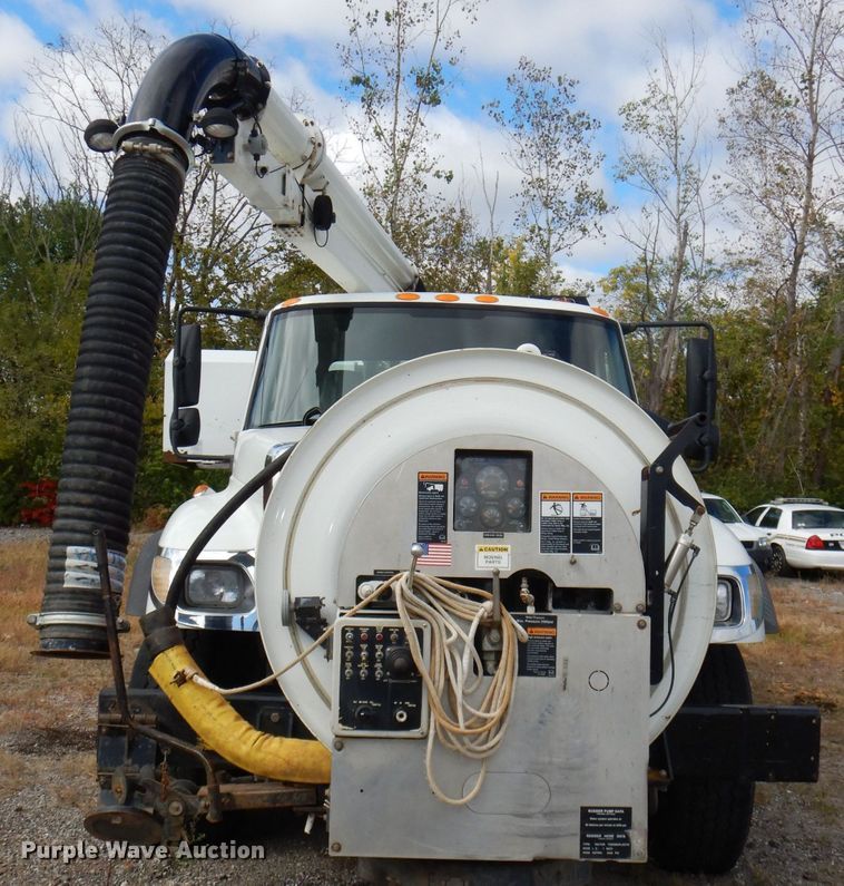 image for item DI2638 2006 International 7400 sewer jetter truck