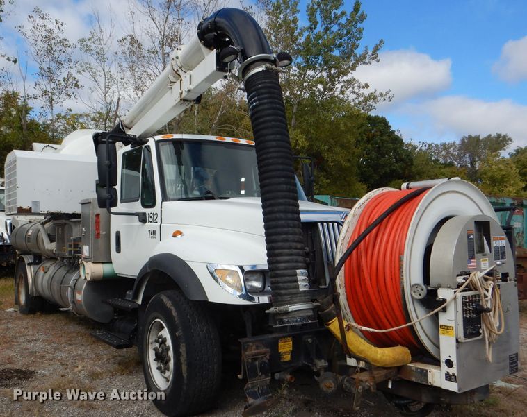 image for item DI2638 2006 International 7400 sewer jetter truck