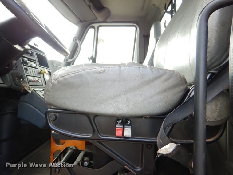 image for item DI2638 2006 International 7400 sewer jetter truck