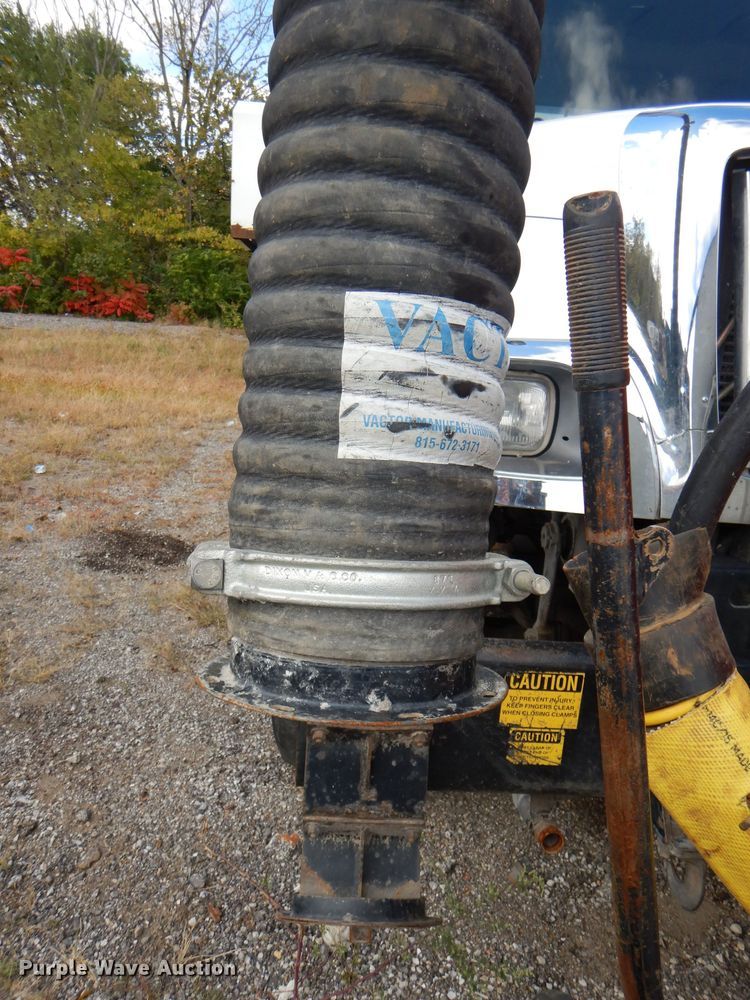 image for item DI2638 2006 International 7400 sewer jetter truck