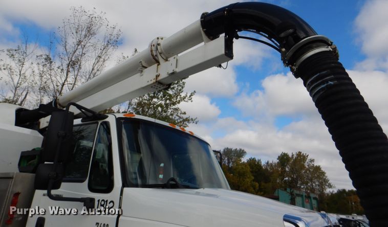 image for item DI2638 2006 International 7400 sewer jetter truck