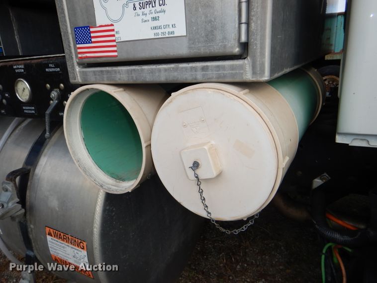 image for item DI2638 2006 International 7400 sewer jetter truck