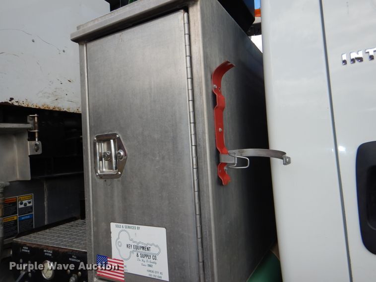 image for item DI2638 2006 International 7400 sewer jetter truck